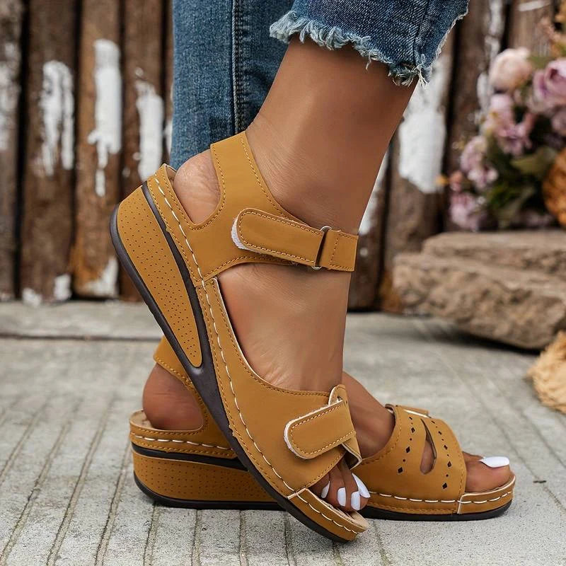 Alfreda Orthopädische Sandale | Colosy