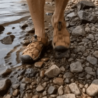 Waarom steeds meer mannen hun alledaagse sandalen inruilen voor ergonomische modellen zoals ErgoStride™