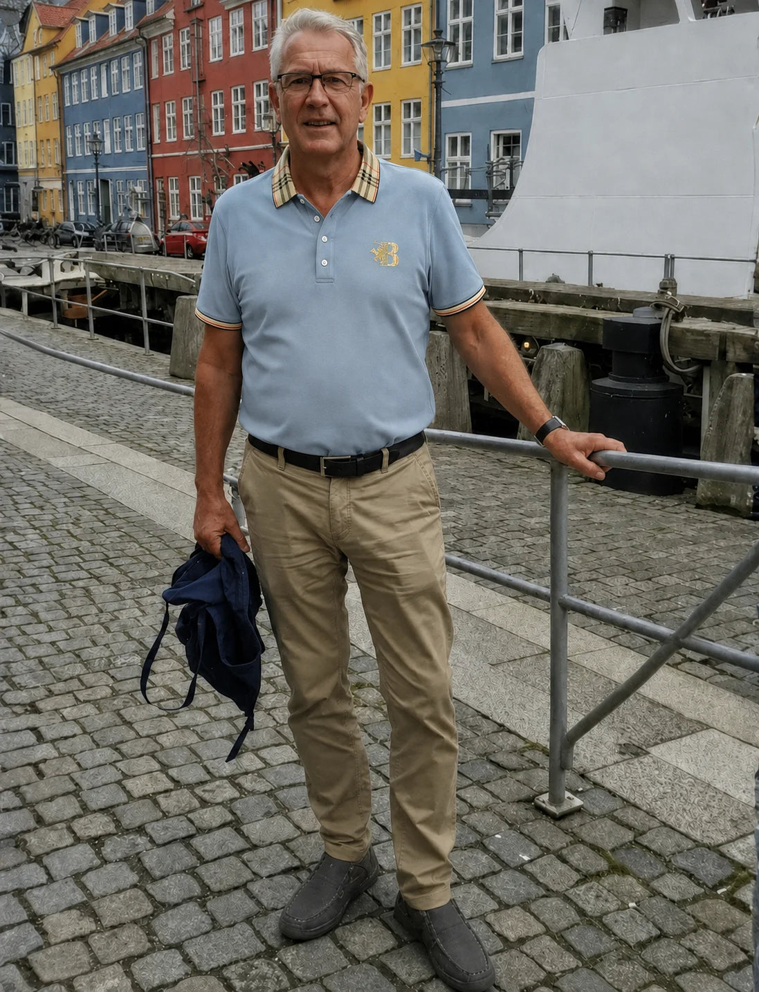 Review by M. Weber